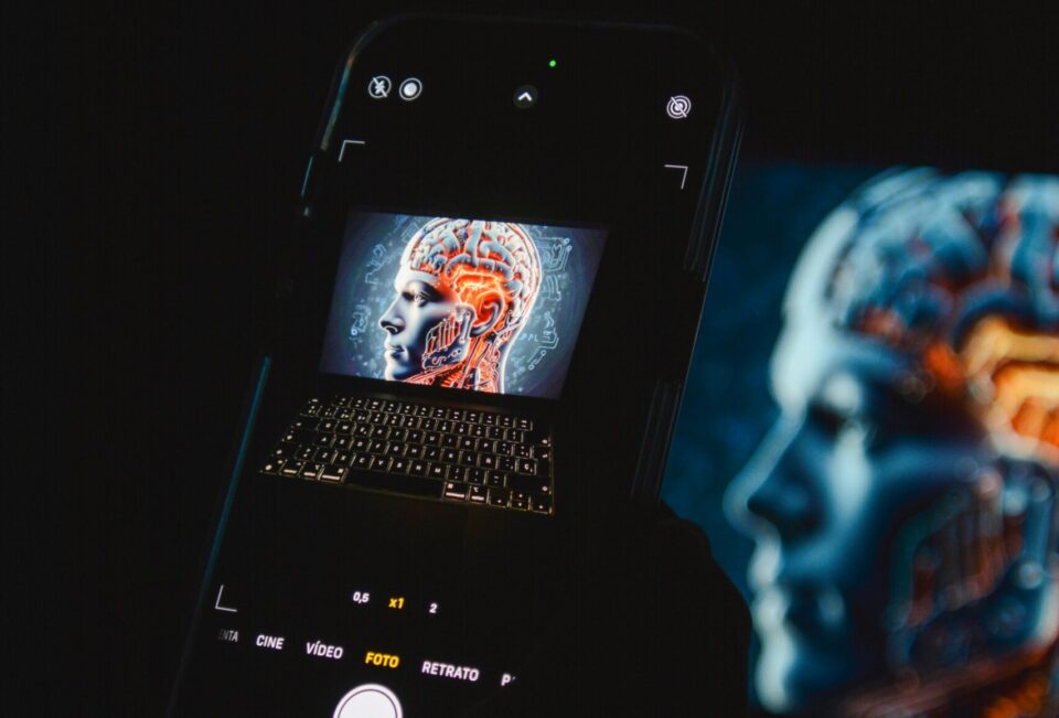 LA FRAGILIDAD DE LAS CONEXIONES QUE NO SE HACEN FUERA